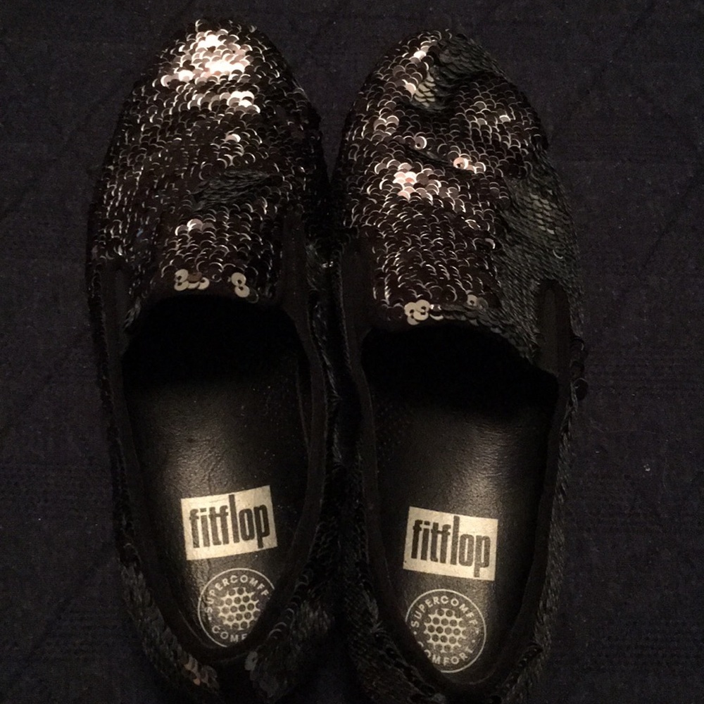 Black sequin fitflops.